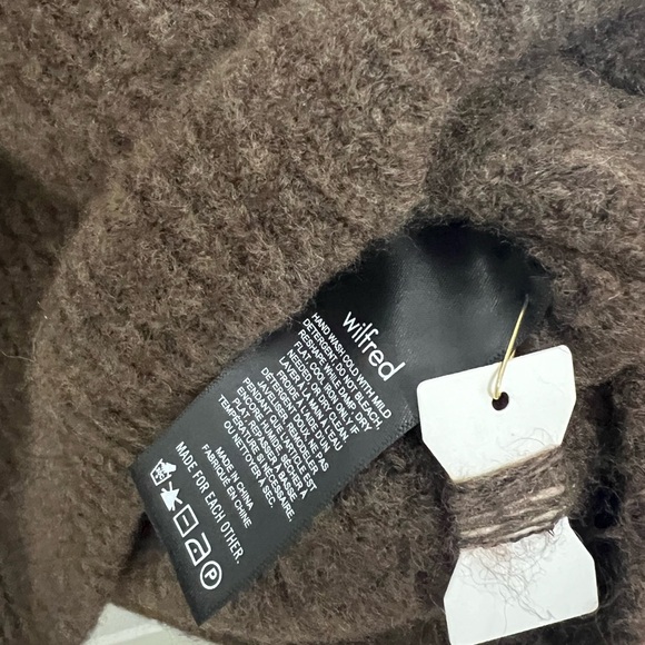 Aritzia Wilfred Loretta Sweater - Picture 5 of 7